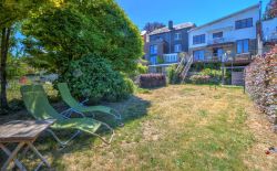 Charmante maison 3 chambres en bon état avec terrasse et jardin Charmante maison 3 chambres en bon état avec terrasse et jardin