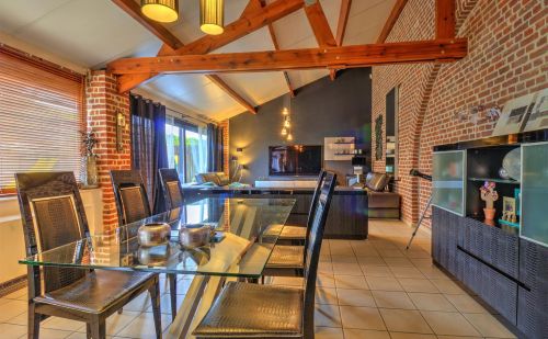 Magnifique rez-de-chaussée type loft avec terrasse et parking Magnifique rez-de-chaussée type loft avec terrasse et parking