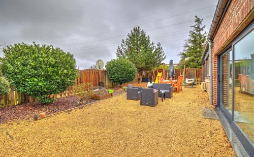 Magnifique rez-de-chaussée type loft avec terrasse et parking Magnifique rez-de-chaussée type loft avec terrasse et parking