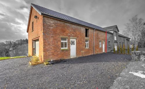 Partie d'un hancien hangar à transformer en habitation