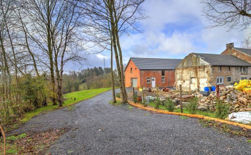 Partie d'un hancien hangar à transformer en habitation