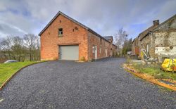 Partie d'un hancien hangar à transformer en habitation