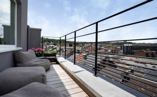 Vaste Penthouse de standing prêt à vous accueillir! Vaste Penthouse de standing prêt à vous accueillir!