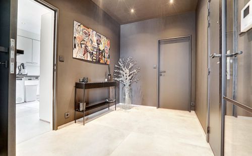 Vaste Penthouse de standing prêt à vous accueillir! Vaste Penthouse de standing prêt à vous accueillir!