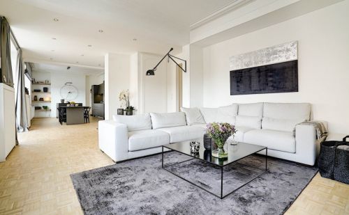 Vaste Penthouse de standing prêt à vous accueillir! Vaste Penthouse de standing prêt à vous accueillir!