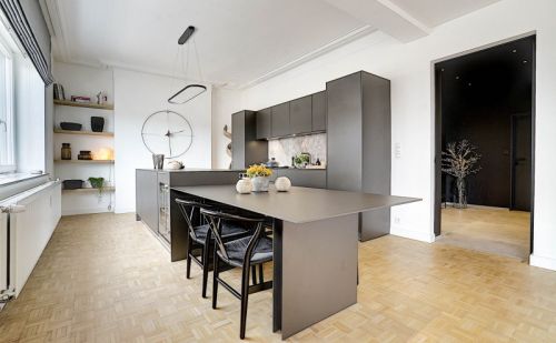 Vaste Penthouse de standing prêt à vous accueillir! Vaste Penthouse de standing prêt à vous accueillir!