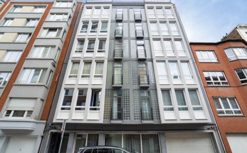 Vaste Penthouse de standing prêt à vous accueillir! Vaste Penthouse de standing prêt à vous accueillir!