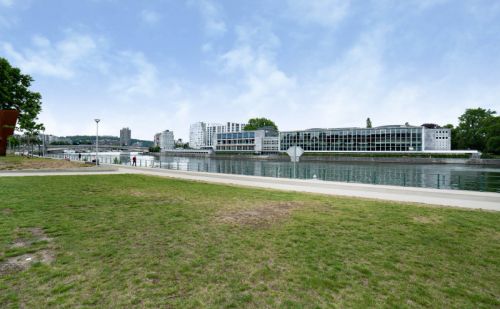 Vaste Penthouse de standing prêt à vous accueillir! Vaste Penthouse de standing prêt à vous accueillir!