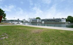 Vaste Penthouse de standing prêt à vous accueillir! Vaste Penthouse de standing prêt à vous accueillir!