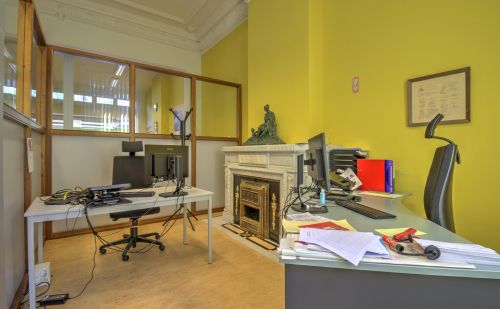 Imposante maison de maître actuellement à usage de bureaux