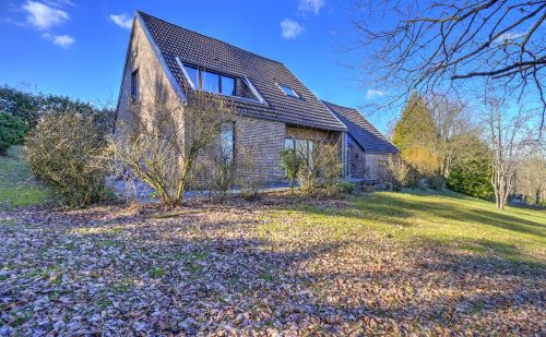 Belle villa 3 chambres avec grand jardin et garages