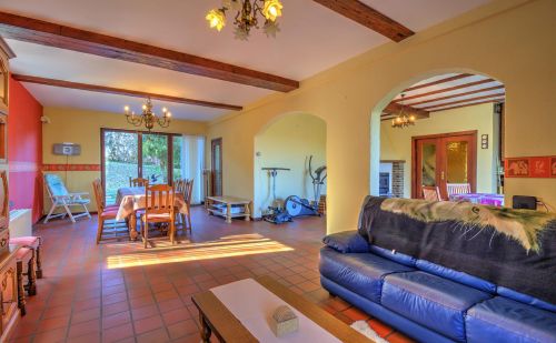 Belle villa 3 chambres avec grand jardin et garages