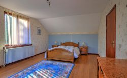 Belle villa 3 chambres avec grand jardin et garages