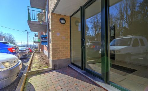 Appartement 2 chambres en bon état situé au rez-de-chaussée