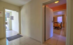 Appartement 2 chambres en bon état situé au rez-de-chaussée