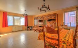 Appartement 2 chambres en bon état situé au rez-de-chaussée