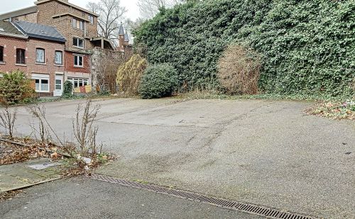 Immeuble de bureaux avec parking privatif au centre de Jupille