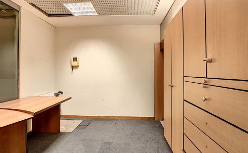Immeuble de bureaux avec parking privatif au centre de Jupille