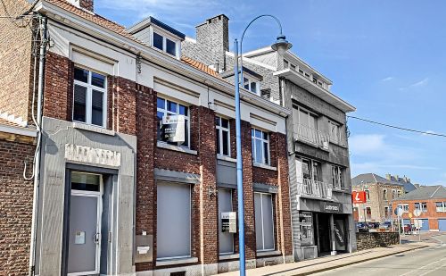 Immeuble à usage actuel de bureaux au centre d'Amay