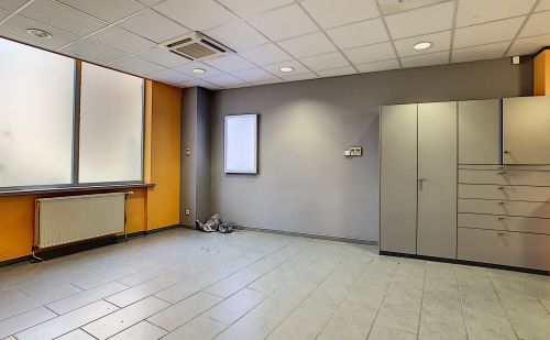 Immeuble à usage actuel de bureaux au centre d'Amay Immeuble à usage actuel de bureaux au centre d'Amay