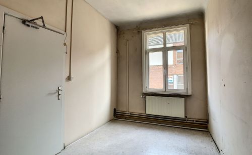 Immeuble à usage actuel de bureaux au centre d'Amay Immeuble à usage actuel de bureaux au centre d'Amay