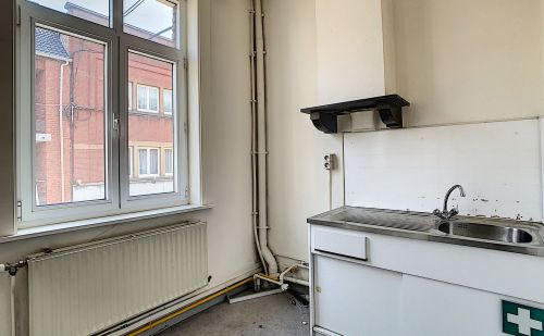 Immeuble à usage actuel de bureaux au centre d'Amay Immeuble à usage actuel de bureaux au centre d'Amay