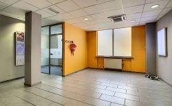 Immeuble à usage actuel de bureaux au centre d'Amay Immeuble à usage actuel de bureaux au centre d'Amay