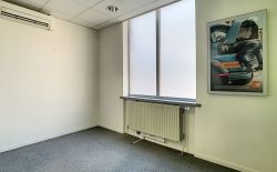 Immeuble à usage actuel de bureaux au centre d'Amay Immeuble à usage actuel de bureaux au centre d'Amay