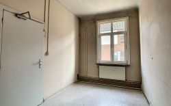 Immeuble à usage actuel de bureaux au centre d'Amay Immeuble à usage actuel de bureaux au centre d'Amay