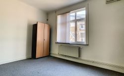 Immeuble à usage actuel de bureaux au centre d'Amay Immeuble à usage actuel de bureaux au centre d'Amay