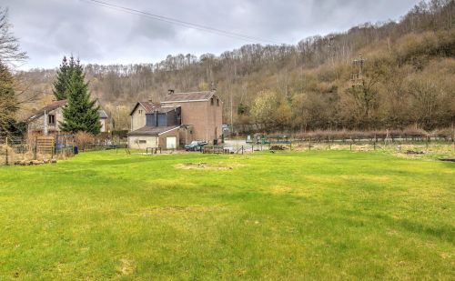 Maison 3 chambres à rénover avec garage et grand jardin Maison 3 chambres à rénover avec garage et grand jardin