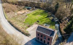 Maison 3 chambres à rénover avec garage et grand jardin Maison 3 chambres à rénover avec garage et grand jardin