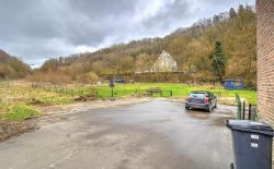 Maison 3 chambres à rénover avec garage et grand jardin Maison 3 chambres à rénover avec garage et grand jardin