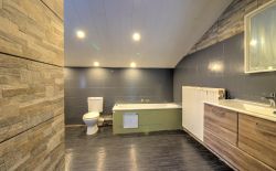 Maison 3 chambres à rénover avec garage et grand jardin Maison 3 chambres à rénover avec garage et grand jardin