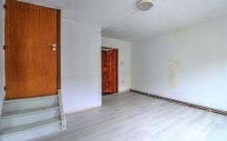 Maison 3 chambres à rénover avec garage et grand jardin Maison 3 chambres à rénover avec garage et grand jardin