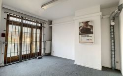 Immeuble commercial avec possibilité d'appartements au centre d'Engis Immeuble commercial avec possibilité d'appartements au centre d'Engis
