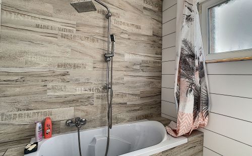 Maison entièrement rénovée au centre de Queue-du Bois