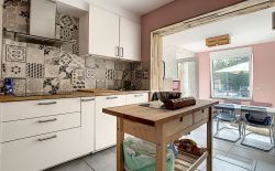 Maison entièrement rénovée au centre de Queue-du Bois