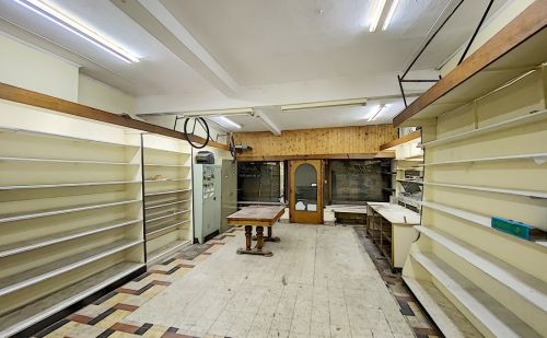 Immeuble mixte (rdc + 2 appartements)