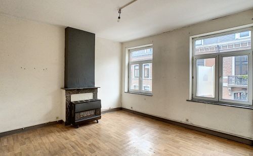 Immeuble mixte (rdc + 2 appartements)