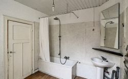 Immeuble mixte (rdc + 2 appartements)