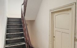 Immeuble mixte (rdc + 2 appartements)