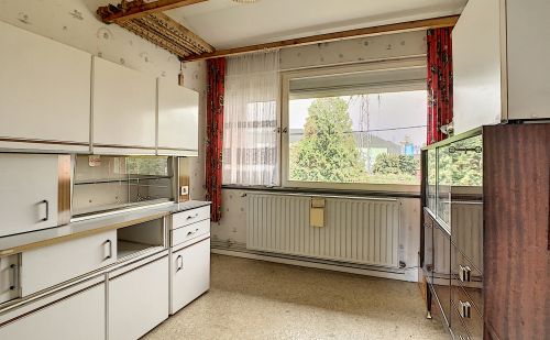 Maison 3 façades à vendre au centre du village Maison 3 façades à vendre au centre du village