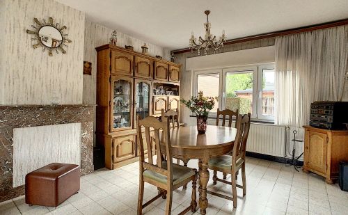 Maison 3 façades à vendre au centre du village Maison 3 façades à vendre au centre du village