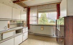 Maison 3 façades à vendre au centre du village Maison 3 façades à vendre au centre du village