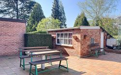 Maison 3 façades à vendre au centre du village Maison 3 façades à vendre au centre du village