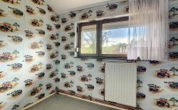 Maison 3 façades à vendre au centre du village Maison 3 façades à vendre au centre du village