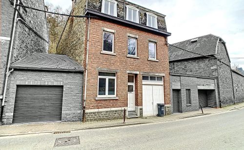 Maison récemment rénovée dans le village de Poulseur
