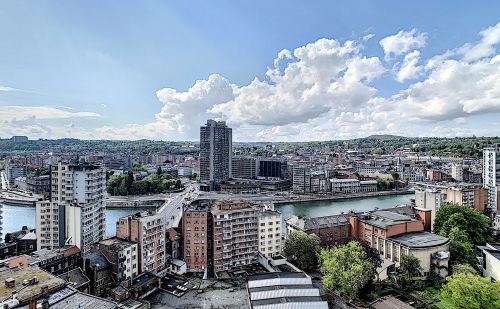 Appartement 1 chambre avec vue dégagée sur Liège Appartement 1 chambre avec vue dégagée sur Liège