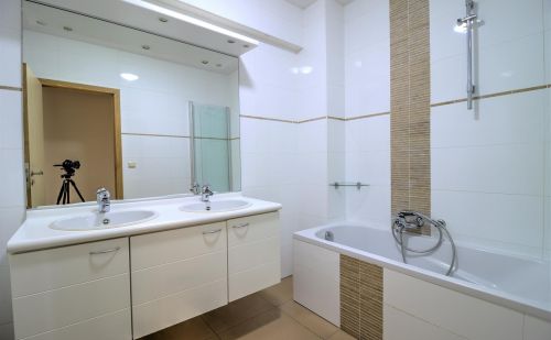 Bel appartement 2 chambres en bon état avec garage Bel appartement 2 chambres en bon état avec garage